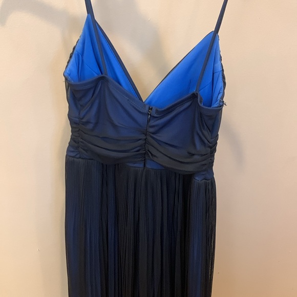 Intrigue size 4 gorgeous blue with high waist and Overlay skirt - Picture 4 of 6